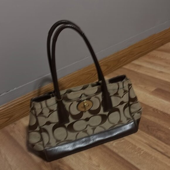 Brown Signature C Coach shoulder bag - Picture 13 of 13